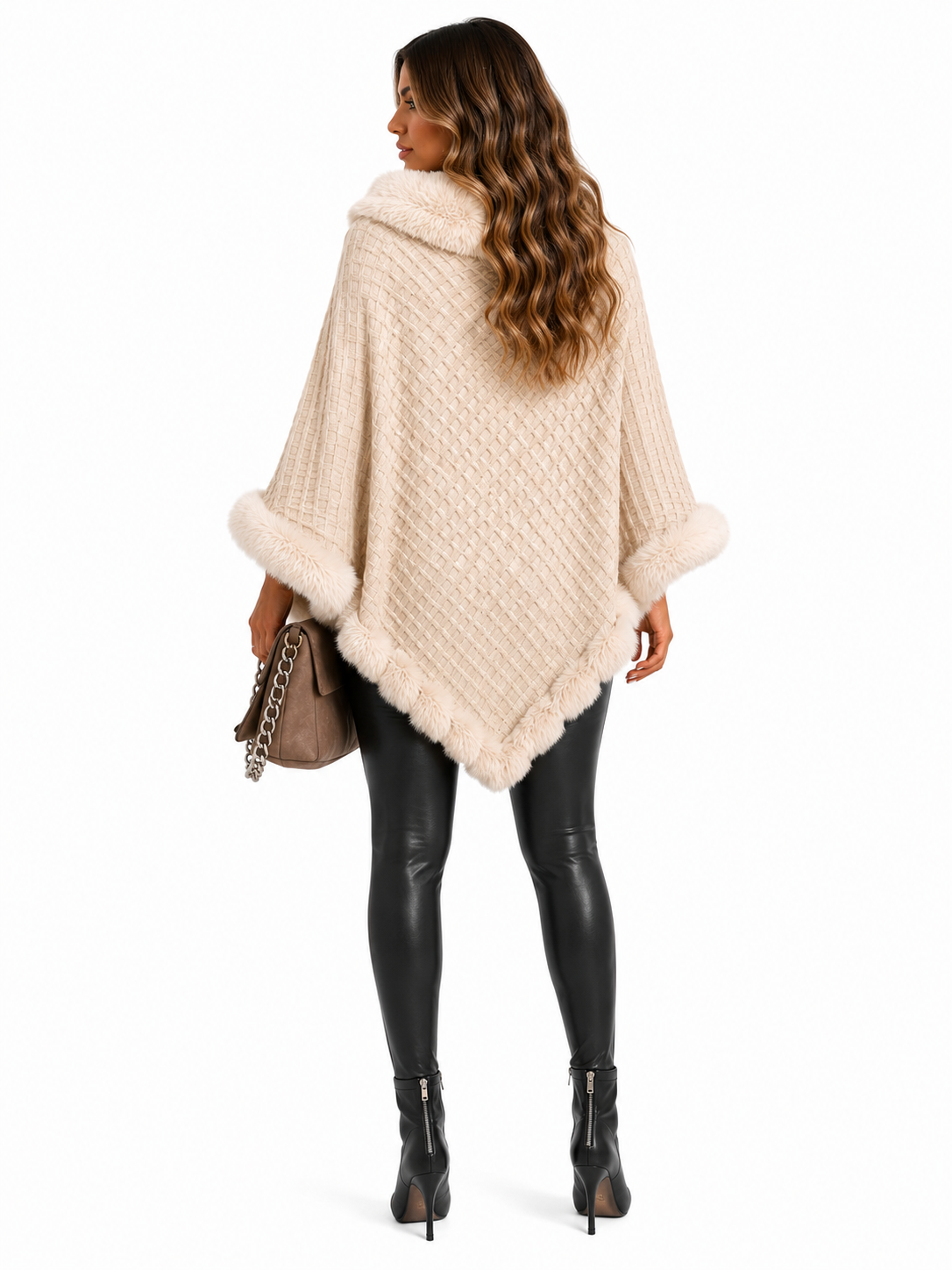 Casaco Feminino Off White com Pelúcia | Linha Inverno