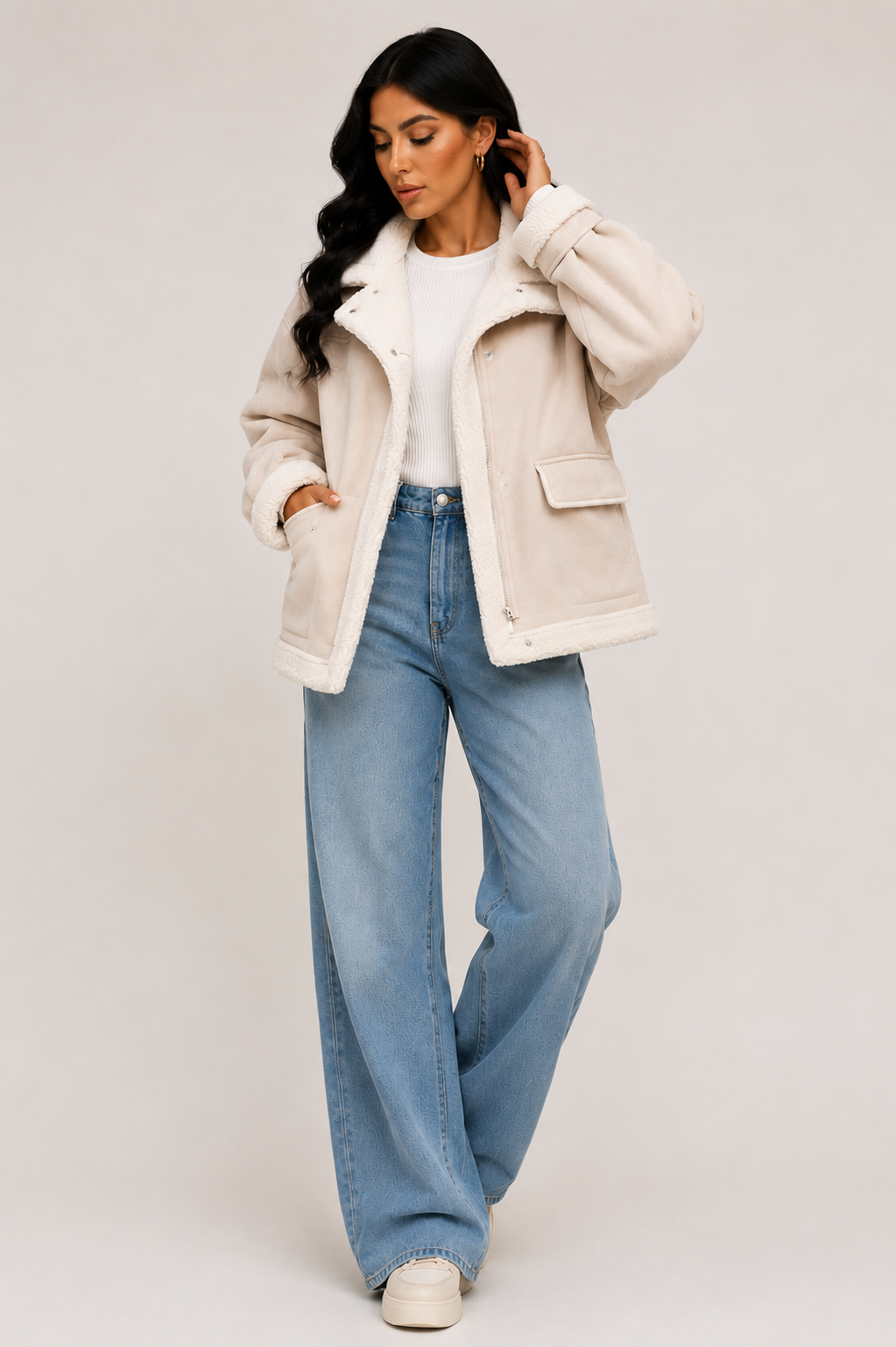 Casaco Feminino Elegância Minimalista com Forro Teddy