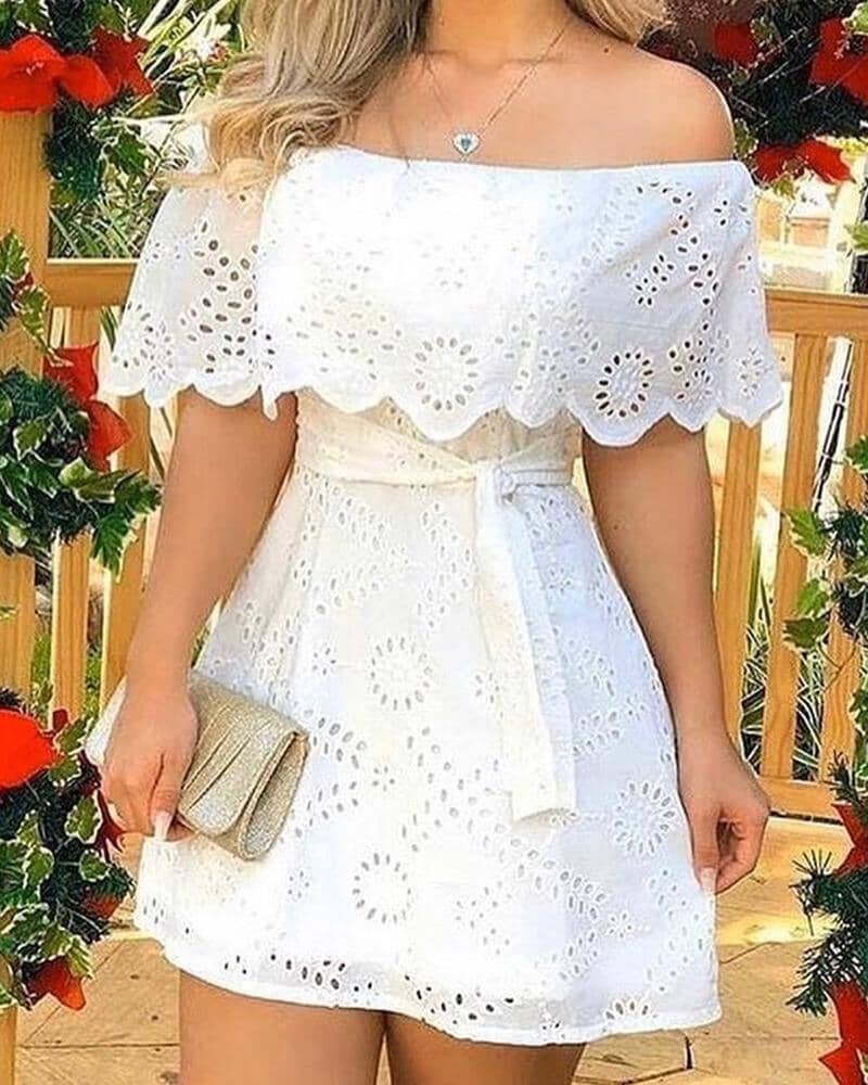 Vestido Curto Kristen Branco em Laise com Ombro a Ombro